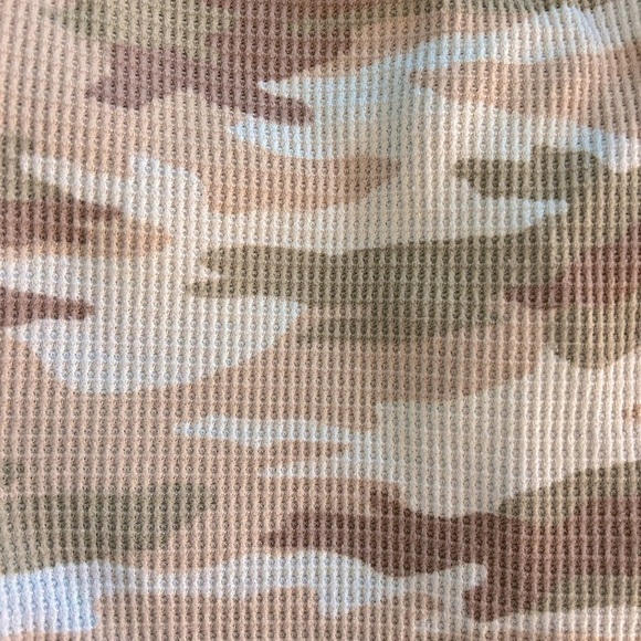 American Eagle Oversized Waffle Knit Pink Camo Top Size Small - Picture 7 of 7